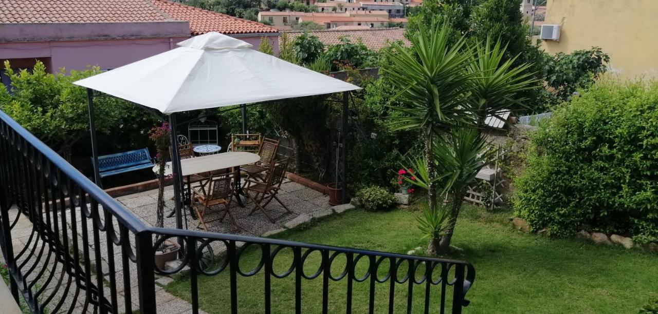 La Porta Sulla Costa Bed and Breakfast San Pantaleo Buitenkant foto