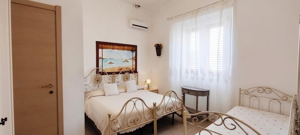 La Porta Sulla Costa Bed and Breakfast San Pantaleo Buitenkant foto