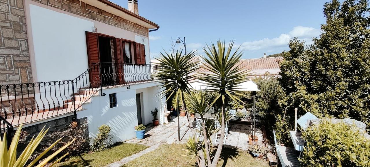 La Porta Sulla Costa Bed and Breakfast San Pantaleo Buitenkant foto