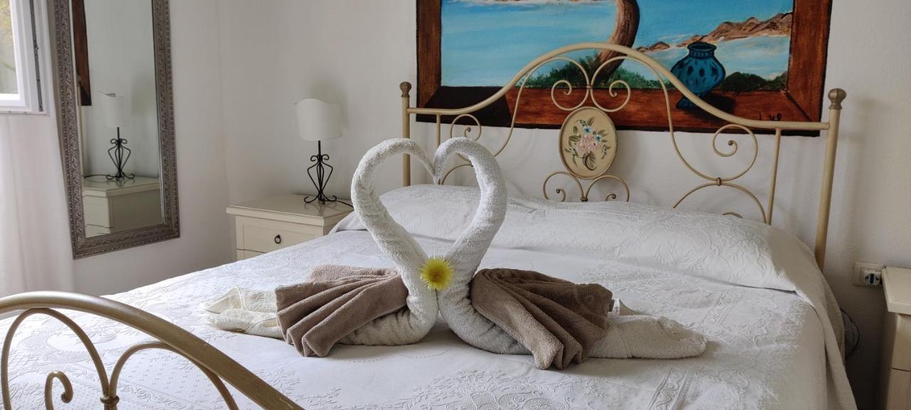 La Porta Sulla Costa Bed and Breakfast San Pantaleo Buitenkant foto