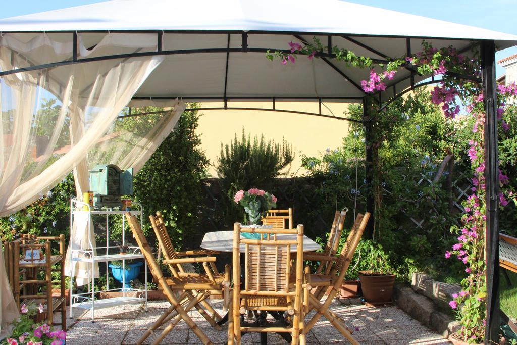 La Porta Sulla Costa Bed and Breakfast San Pantaleo Buitenkant foto