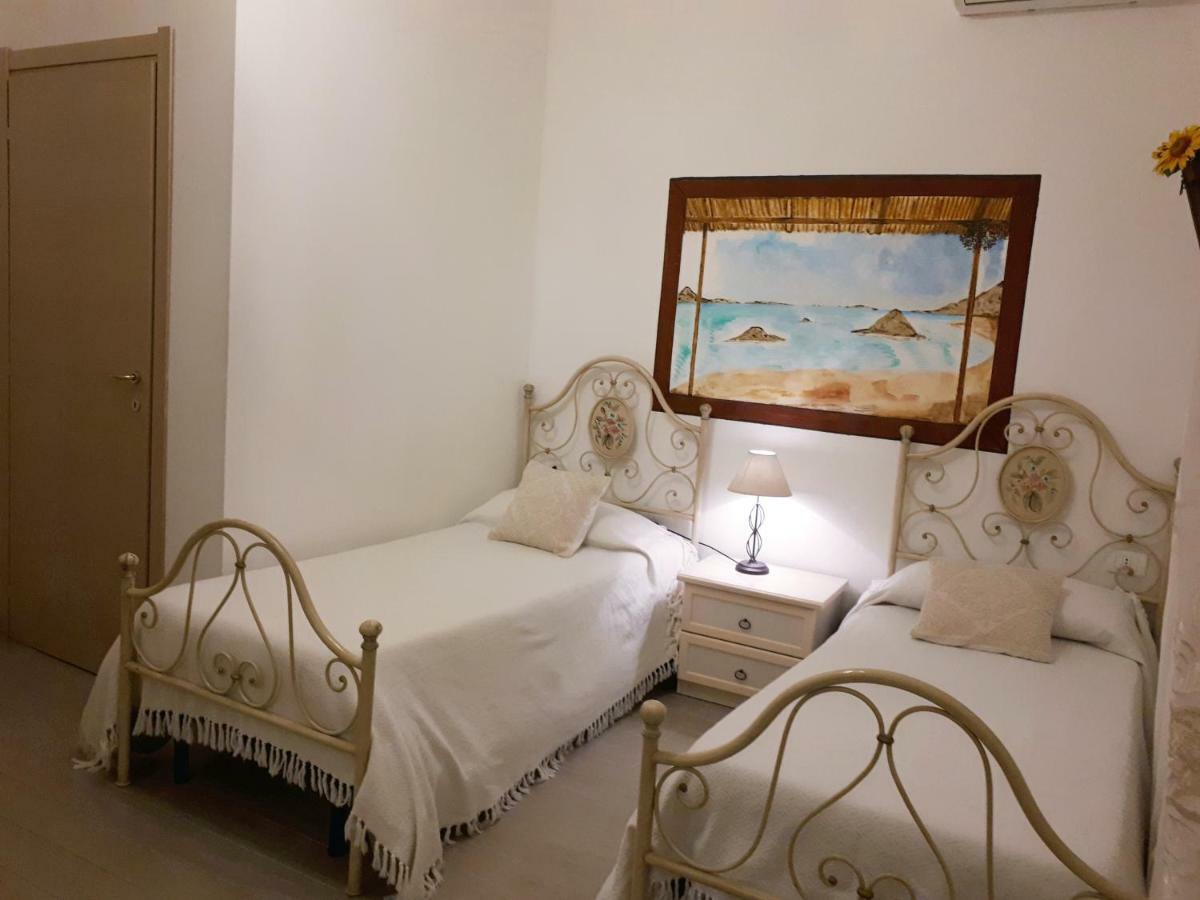 La Porta Sulla Costa Bed and Breakfast San Pantaleo Buitenkant foto